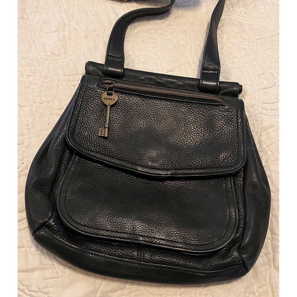 Vintage Fossil Black Pebbled Leather Crossbody Bag Brass Key Charm Minimalist
